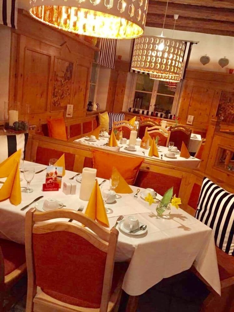 Landgasthof Und Hotel Weisser Lowe Eckental Esterno foto