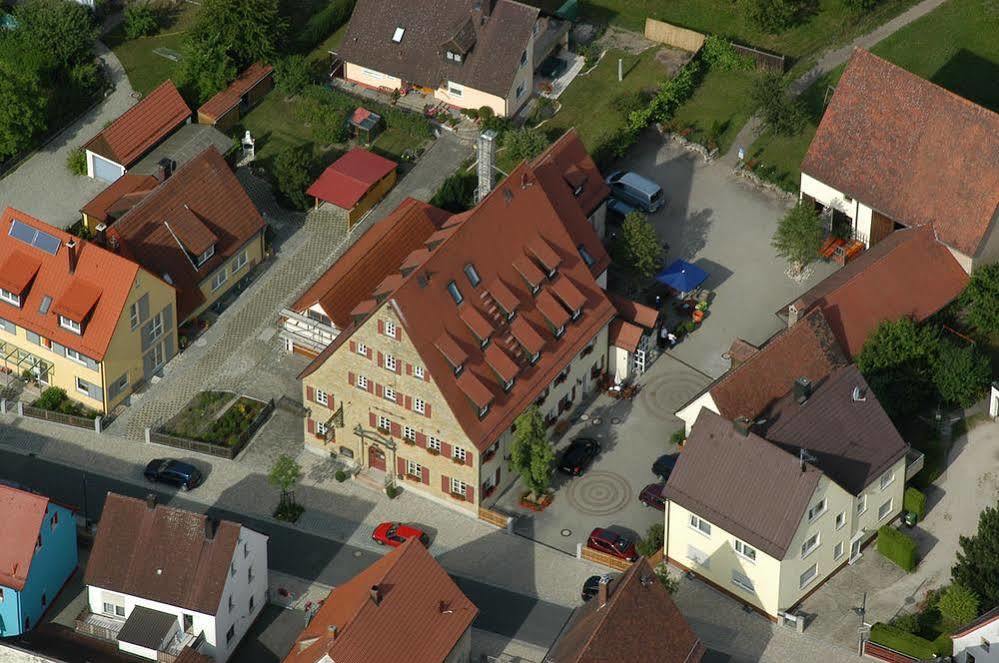 Landgasthof Und Hotel Weisser Lowe Eckental Esterno foto